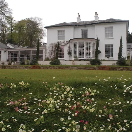 Penmere Manor 3*